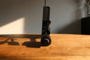 Stekker zonnepaneel zijkant mini-omvormer