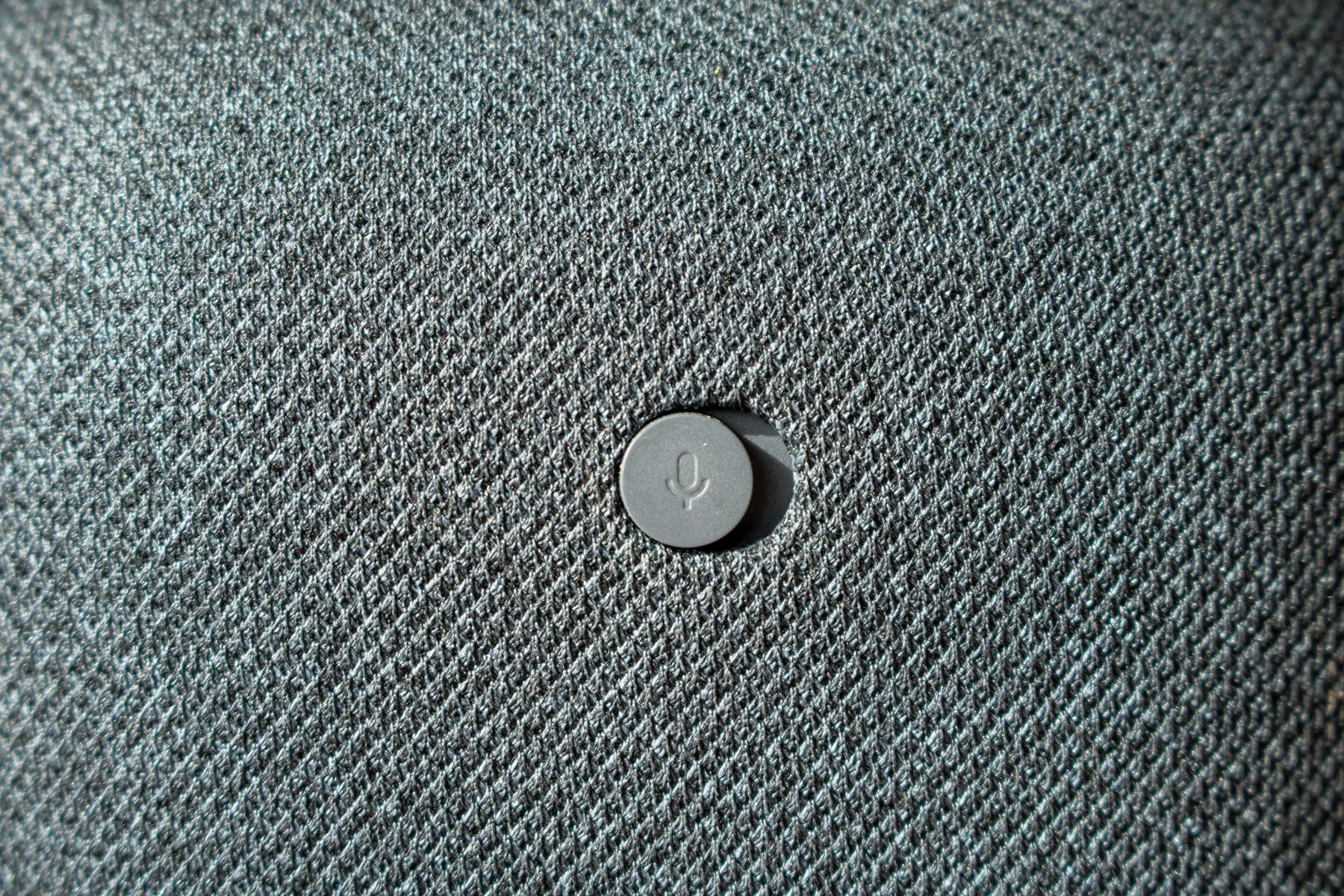 Google Nest Audio mic aan