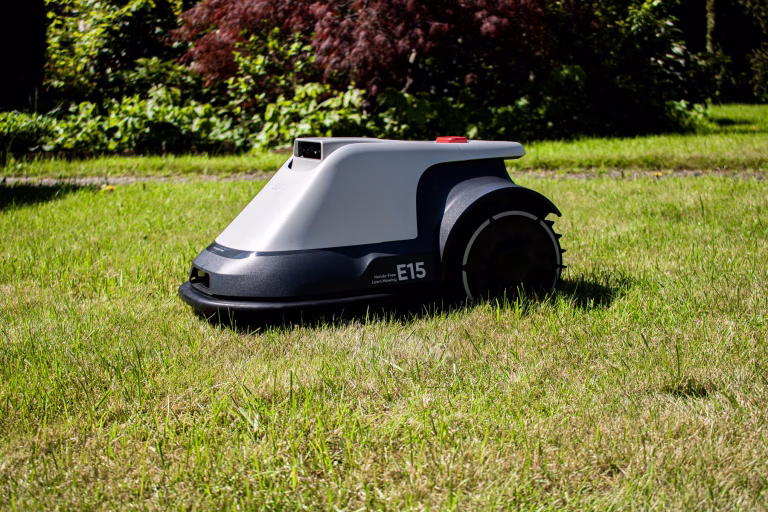 Eufy E15 van zijkant